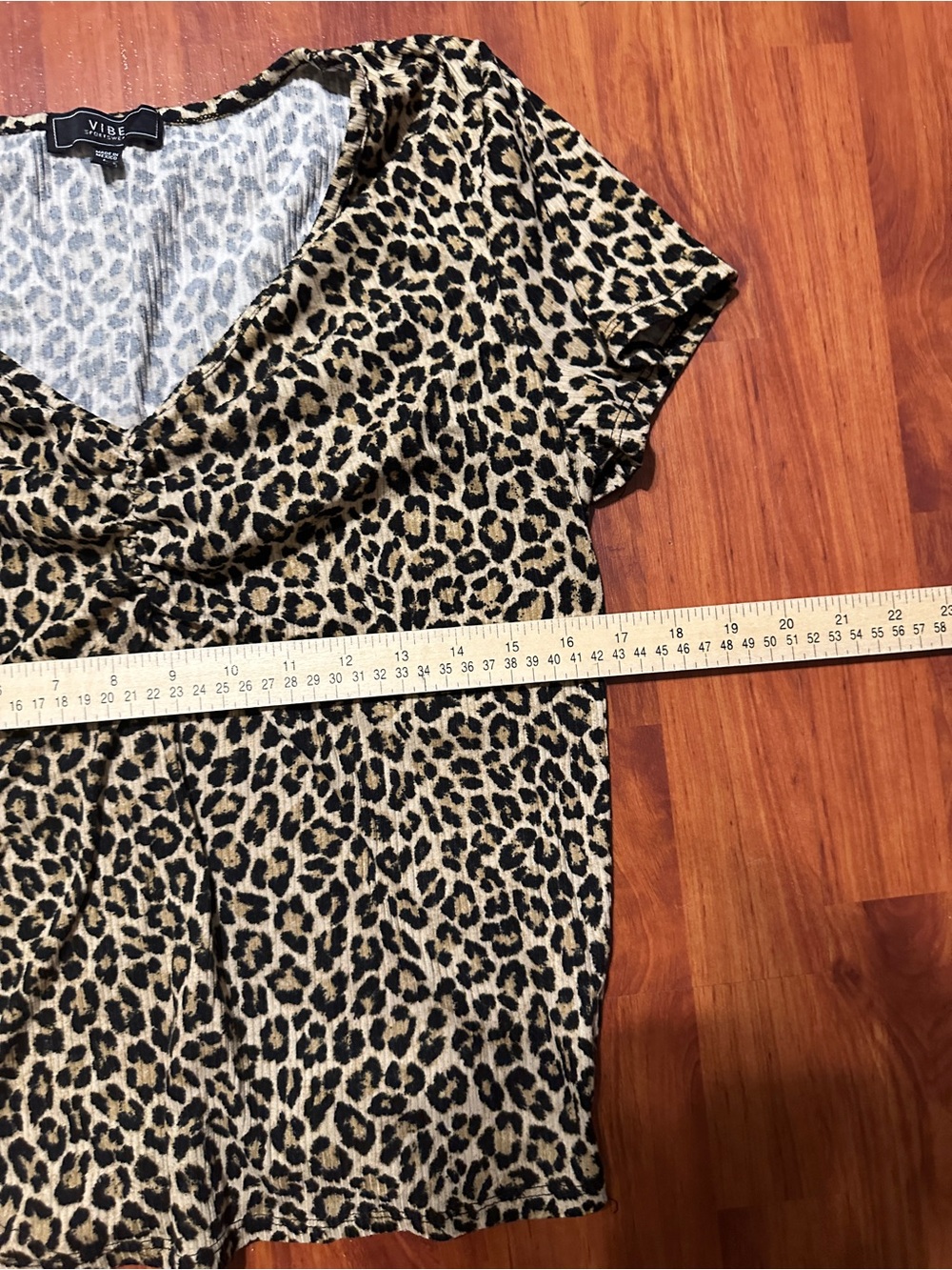Vibe Leopard Print V-Neck Short Sleeve Top - Tan & Black - Picture 4 of 7